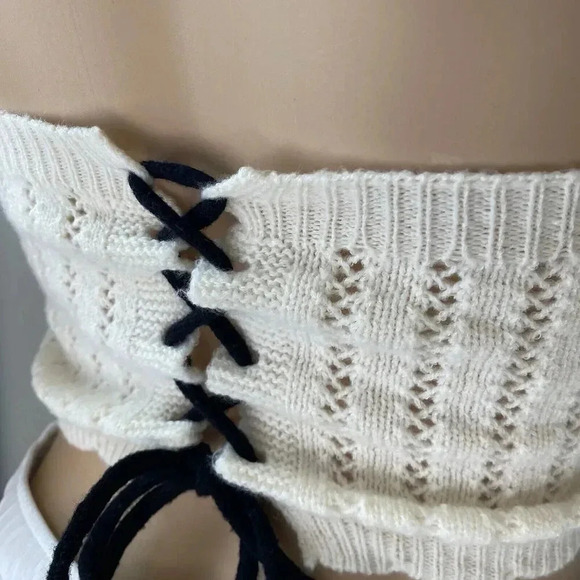 Vtg Y2K Black White Crochet Knit Halter Crop Top Fairy Whimsygoth Grunge Boho S - Picture 8 of 9